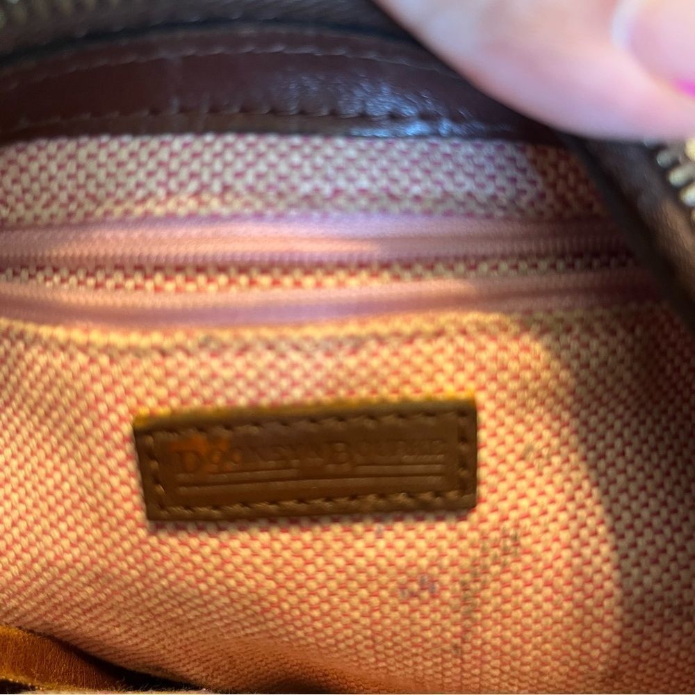 Dooney and Bourke beige leather shoulder bag - Picture 2 of 4
